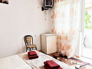 Гостевой дом Карадениз Рыбачье Двухместный номер с 2 отдельными кроватями-3