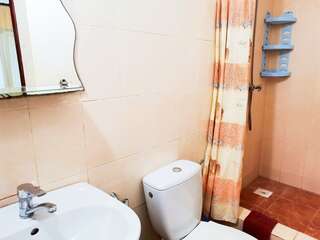 Гостевой дом Карадениз Рыбачье Стандартный трехместный номер-5