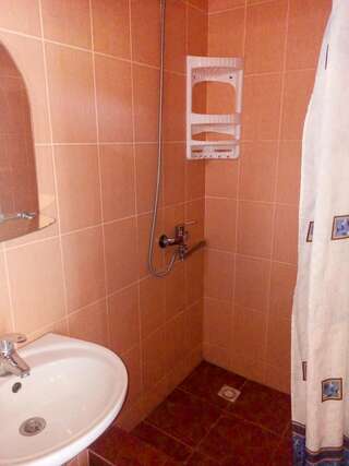 Гостевой дом Карадениз Рыбачье Двухместный номер с 2 отдельными кроватями-4