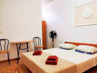 Гостевой дом Карадениз Рыбачье Стандартный трехместный номер-2